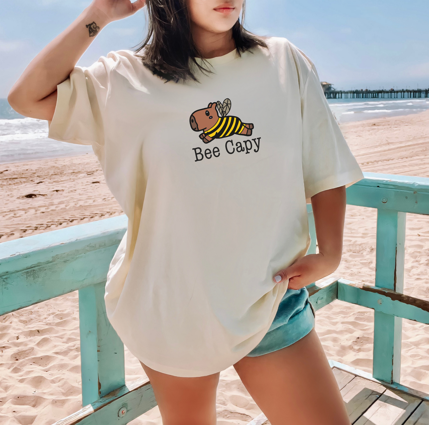 Capybara "Bee Capy" T Shirt