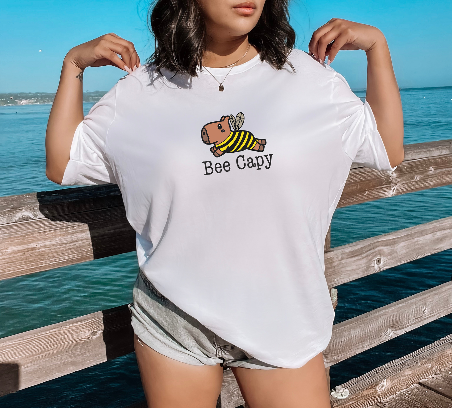 Capybara "Bee Capy" T Shirt